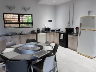 4 Bedroom house with lovely sea views. - Ballito - 8