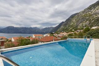 Nada's Ap with Pool and Sea View - 2