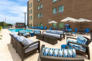 La Quinta Inn & Suites by Wyndham Round Rock near Kalahari - Round Rock - 1