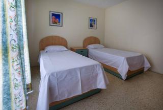 Standard 3 bedroom Balluta Bay (7) - 7