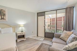 Balcony and Resort Amenities at Myrtle Beach Condo! - Myrtle Beach - 5