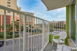 Balcony and Resort Amenities at Myrtle Beach Condo! - Myrtle Beach - 1