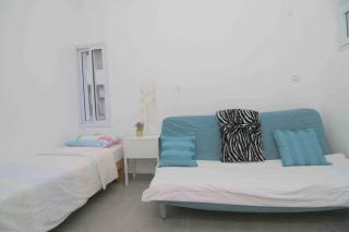 HaYarden Vibe - 3 Bedroom With Balcony To The Sea By Vacay - Tel Aviv - 8