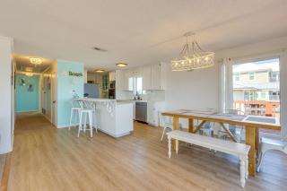 Breezy Dauphin Island Vacation Rental with Deck! - Dauphin Island - 4