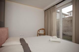 The Luxury Garden Apartment by PikHost - 9