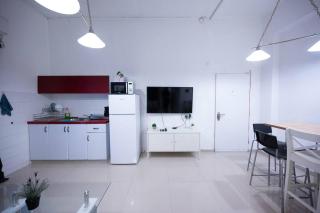 HaYarkon Seaside -- 1Bedroom & Garden By Vacay - Tel Aviv - 3