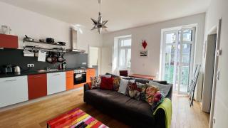 Cozy Retreat with Large Balcony near Schönbrunn - 7