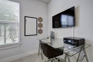 Southtown Modern Pool Netflix Coffee Tea - San Antonio - 9