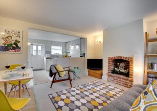 Larkrise - 4