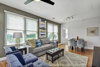 2BR Airy Getaway Near Downtown Pool Gym - San Antonio - 0