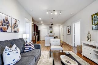 2BR Southtown Apartment FreeParking Wifi Pool Gym - San Antonio - 1