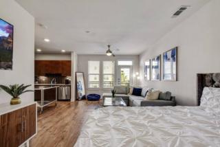 Experience Downtown Studio Near River Walk - San Antonio - 9