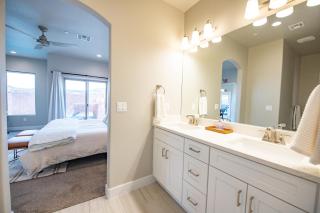 Spacious Oasis with Private Pool, Hot Tub and Putting Green - Hurricane - 5