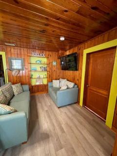 Beach cottage/King BR/walk2beach/Golf Cart option - Myrtle Beach - 5