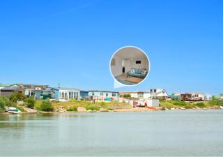 Sailing Club Bungalow - Wolferton - 0
