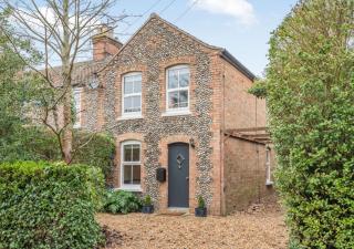 Pink Lady Cottage - Holt - 0