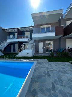 Emerald Luxury Suites & Pool II - Ofrínion - 3