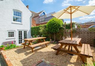 Stones Throw - Cromer - 2