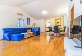 The Evergreen Private Pool XXL Apartment - 9