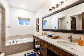 Gorgeous Moab Retreat with Red Rock and La Sal Mountain Views - South Valley - Moab - 2