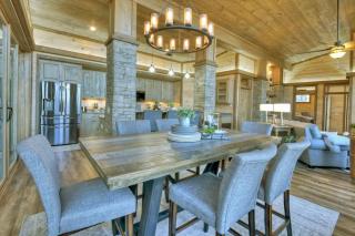 Luxe Escape - Modern Getaway Cabin with Mtn Views - Mineral Bluff - 6