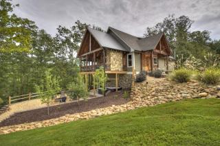 Stay Awhile - large luxury cabin less than 5 minutes from dwntown BR - Blue Ridge - 0