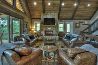 Stay Awhile - large luxury cabin less than 5 minutes from dwntown BR - Blue Ridge - 3