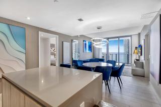 HYDE HOUSE - Luxury Waterfront 2BR 2BA Apartment Suite with direct ocean view, roof top pool, resort amenities - Hollywood - 1