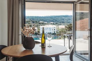 SOL luxury residence near the beach with shared heated pool - Božava - 3