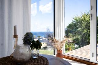 Beautifully Situated Summer House With Sea View - Allinge - 4