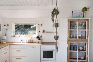 Beautifully Situated Summer House With Sea View - Allinge - 3