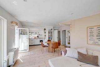 Beautifully Situated Summer House With Sea View - 1