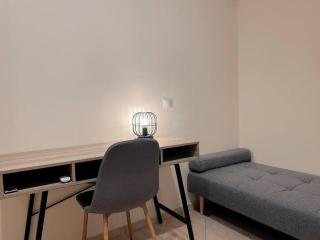Charming 2Bedroom apartment with Parking - 7