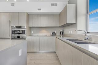 Hyde House - Luxury High Floor 2BR 2BA Apartment Suite with direct ocean view, roof top pool, resort amenities - Hollywood - 1