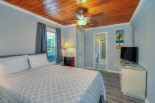 Beach Lovin/sleeps 10/2 blocks to beach/pets ok - Myrtle Beach - 8