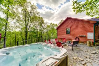Bryson City Vacation Rental - Hot Tub and Lake Views - Lauada - 0