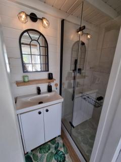 Domek nad jeziorem z jacuzzi - 3