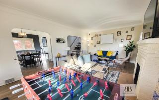 KingBed15 Mins to DTWN, 3 miles to CLE Clinic & CWRU - 6