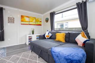 Affordable Modern Accommodation - Westport - 1