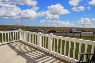 6 Berth Caravan For Hire With Sea Views At Haven Seashore Ref 22087A - 5
