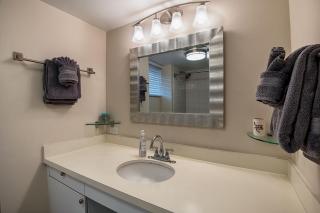 Kailua Village 5th floor - View of Kailua Bay KV506 - 4