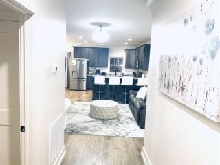 Luxury Bliss, Close to Major Attractions w/Game Room & Gas Grill - Pigeon Forge - 5