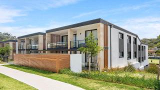 #15 The Ash Apartments Close To Beach Accom Holidays - 8