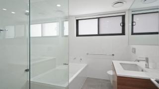 #8 The Ash Apartments Close To Beach Accom Holidays - Terrigal - 1