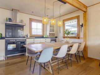 Beautiful holiday home with private terrace - Kropswolde - 2