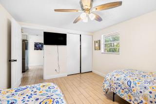 Holmes Beach Bungalow - Holmes Beach - 1
