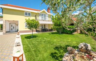 Beautiful Home In Donji Prolozac - 8