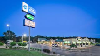 Best Western Tomah Hotel - Tomah - 0