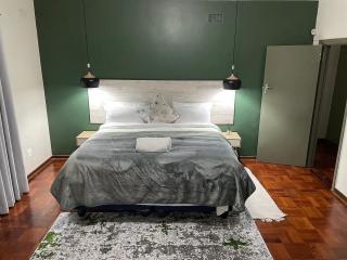Cozy 3 Bedroom House with unique bathrooms - 2084 - 9