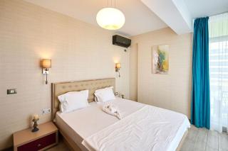 Beach Front 14 Apartment- Spa & Pools - Mamaia - 1